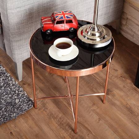 Kovová nožka ve tvaru X.